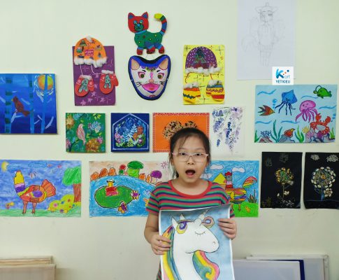 Khóa học vẽ cho trẻ em - Giáo viên bằng Thạc sĩ - Giáo trình sáng tạo - Phát triển toàn diện cho trẻ từ 5-14 tuổi. Đại học Mỹ thuật Việt Nam.